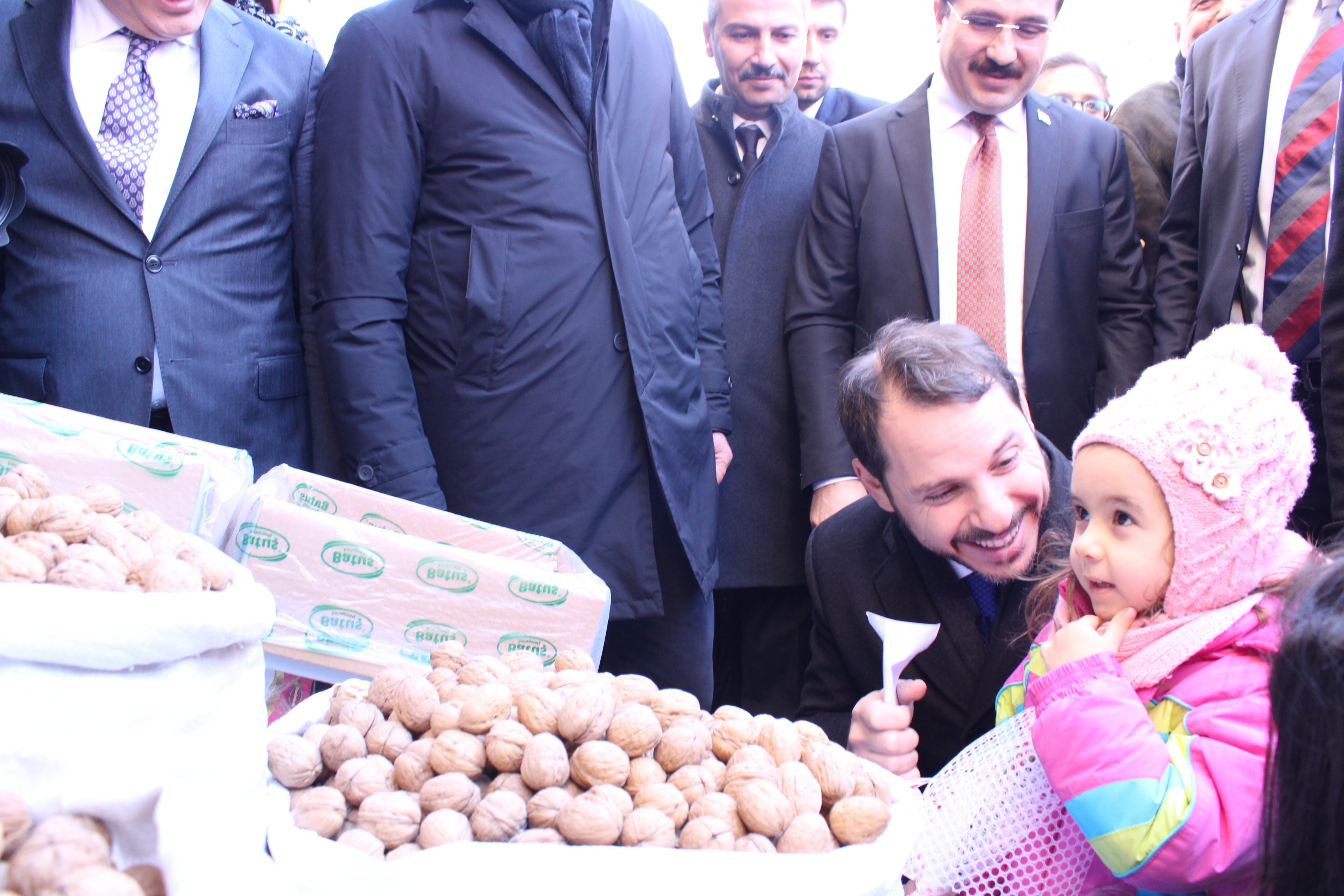 Bakan Albayrak'a Sevgi Yolu'nda sevgi seli