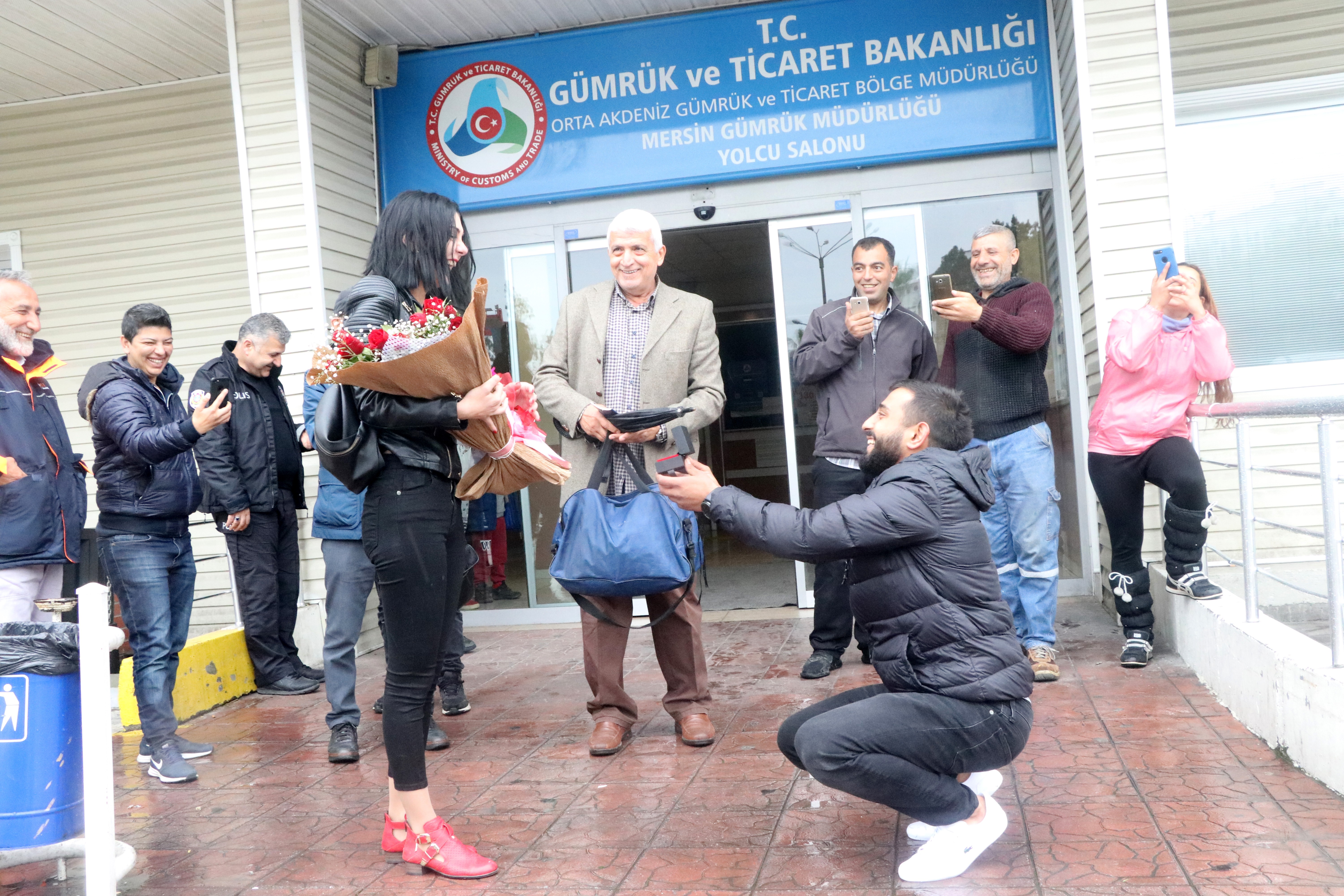 Denizde şaşırtan evlilik teklifi