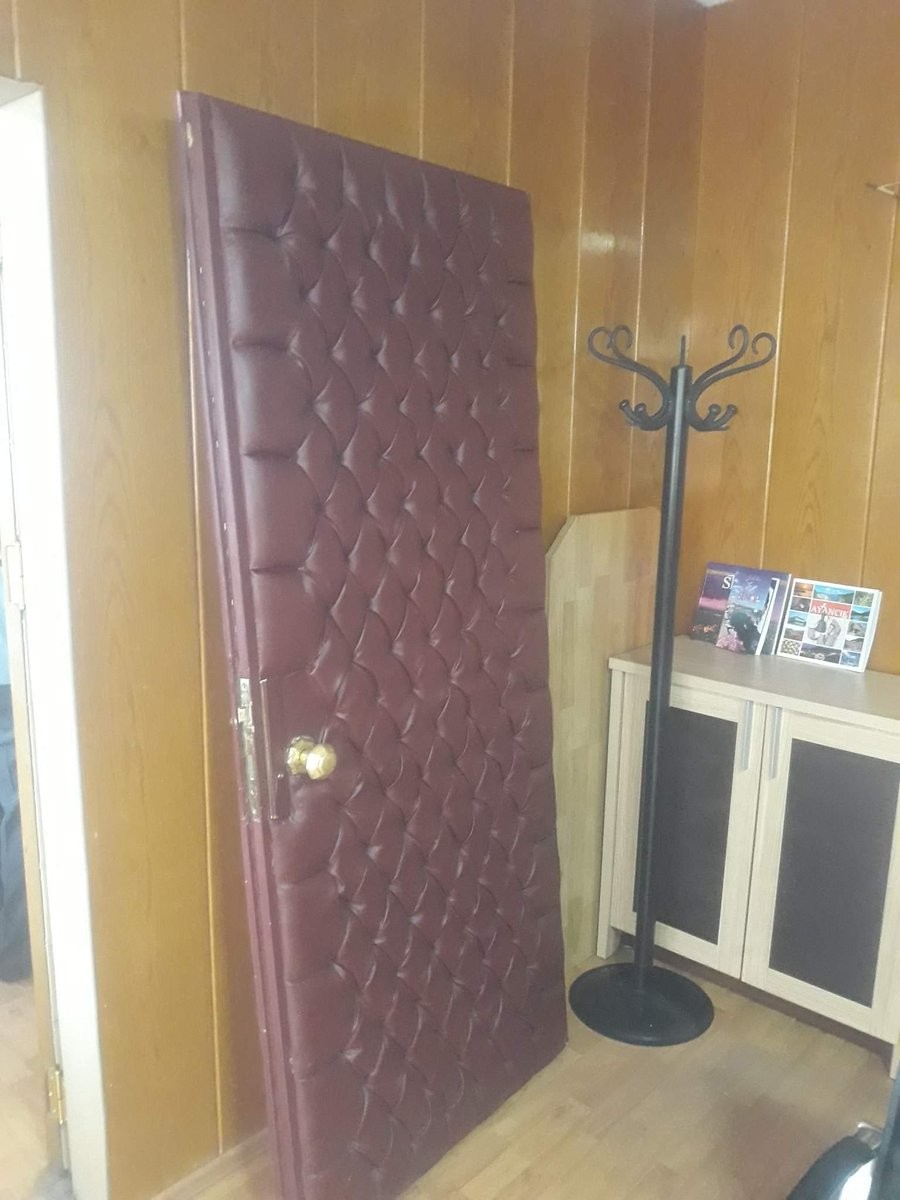 İlk icraatı makam kapısını kaldırmak oldu