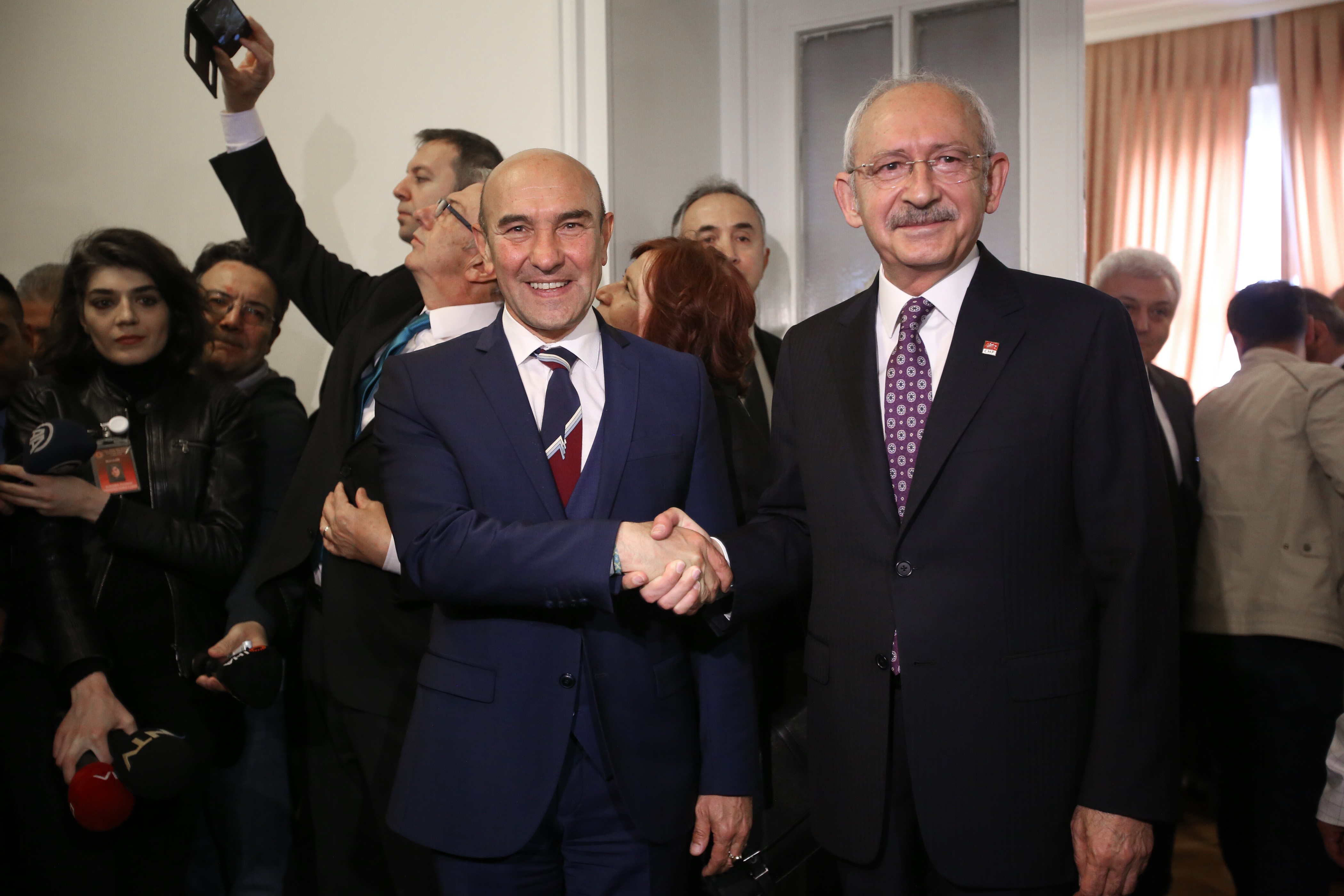 Kılıçdaroğlu, İzmir ve ilçe belediye başkanlarını kabul etti