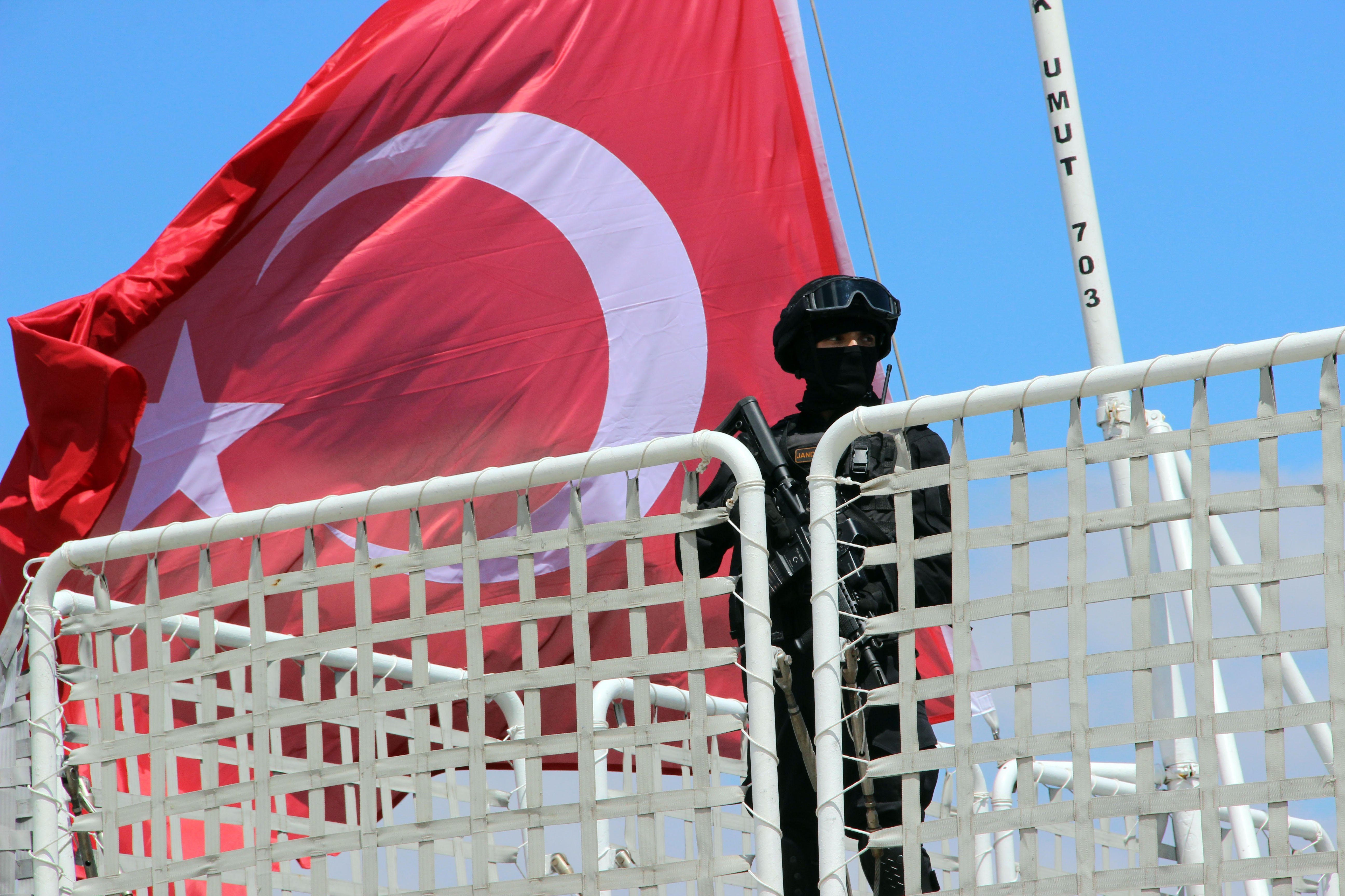Dev operasyonla ele geçirilen 5 ton uyuşturucu İzmir'e getirildi
