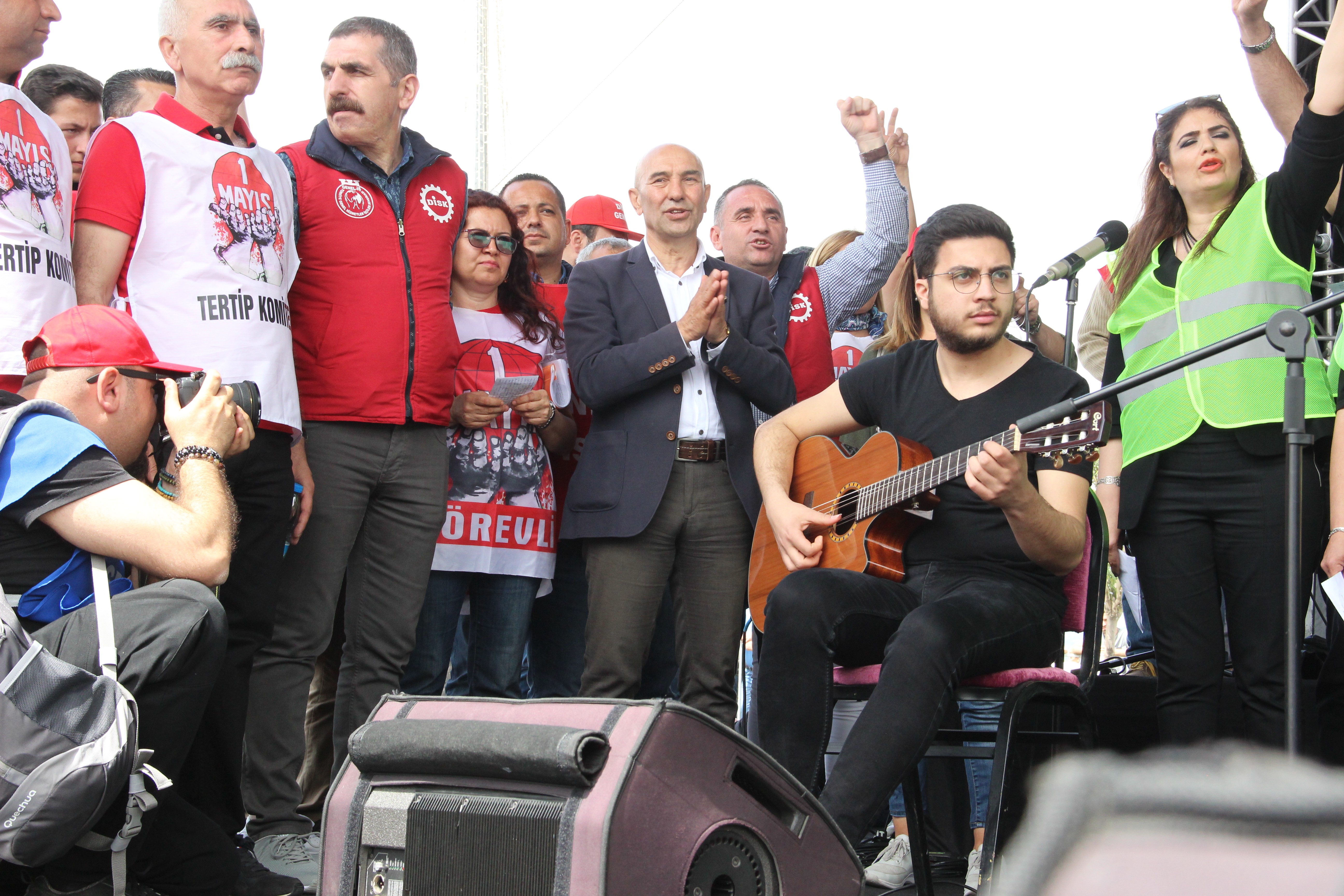 İzmir'de 1 Mayıs coşkusu