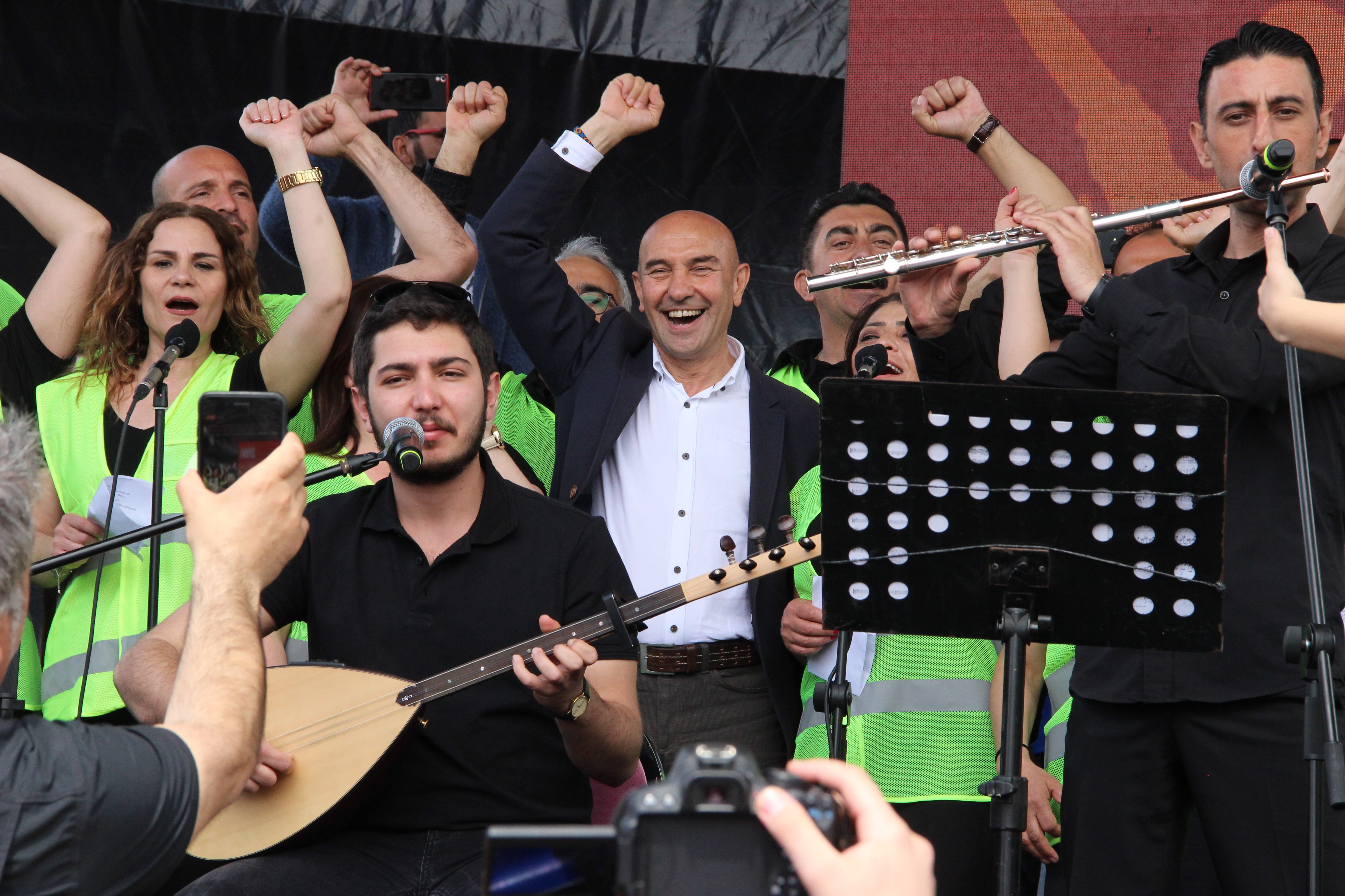İzmir'de 1 Mayıs coşkusu