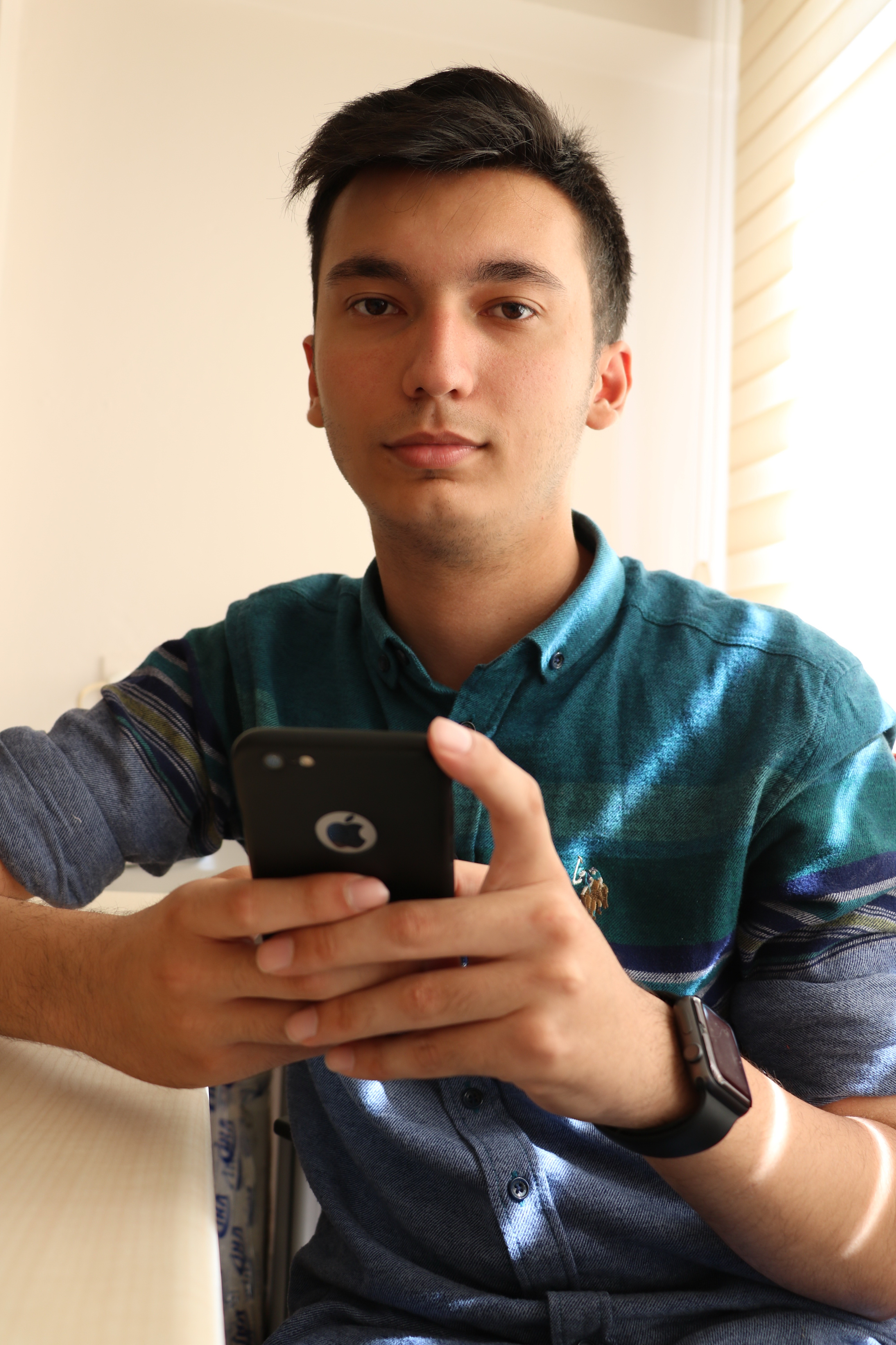 18 yaşındaki Yiğitcan 1 trilyonluk 'elma'nın kurtlarını temizledi