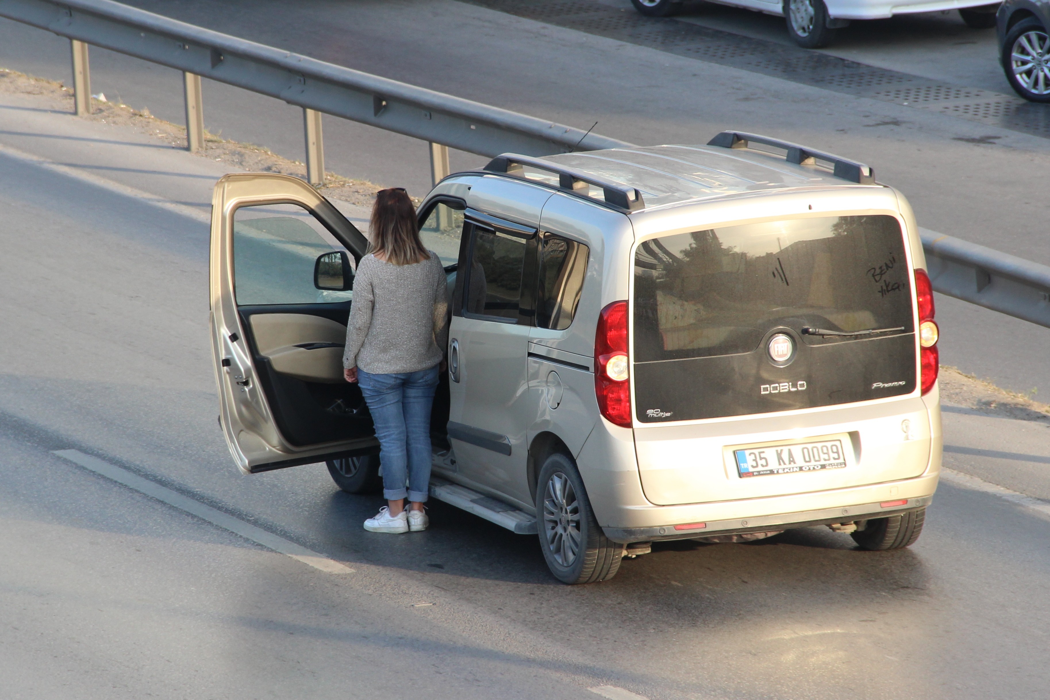 İzmir'de 09.05'te hayat durdu