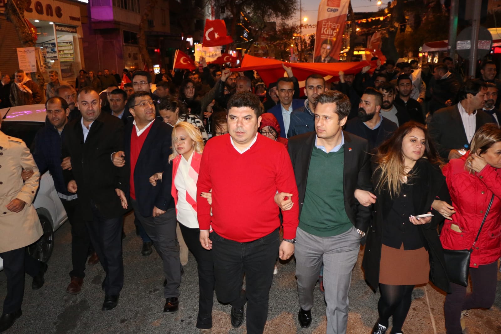 Buca'da binler Erhan Kılıç'la bahara yürüdü