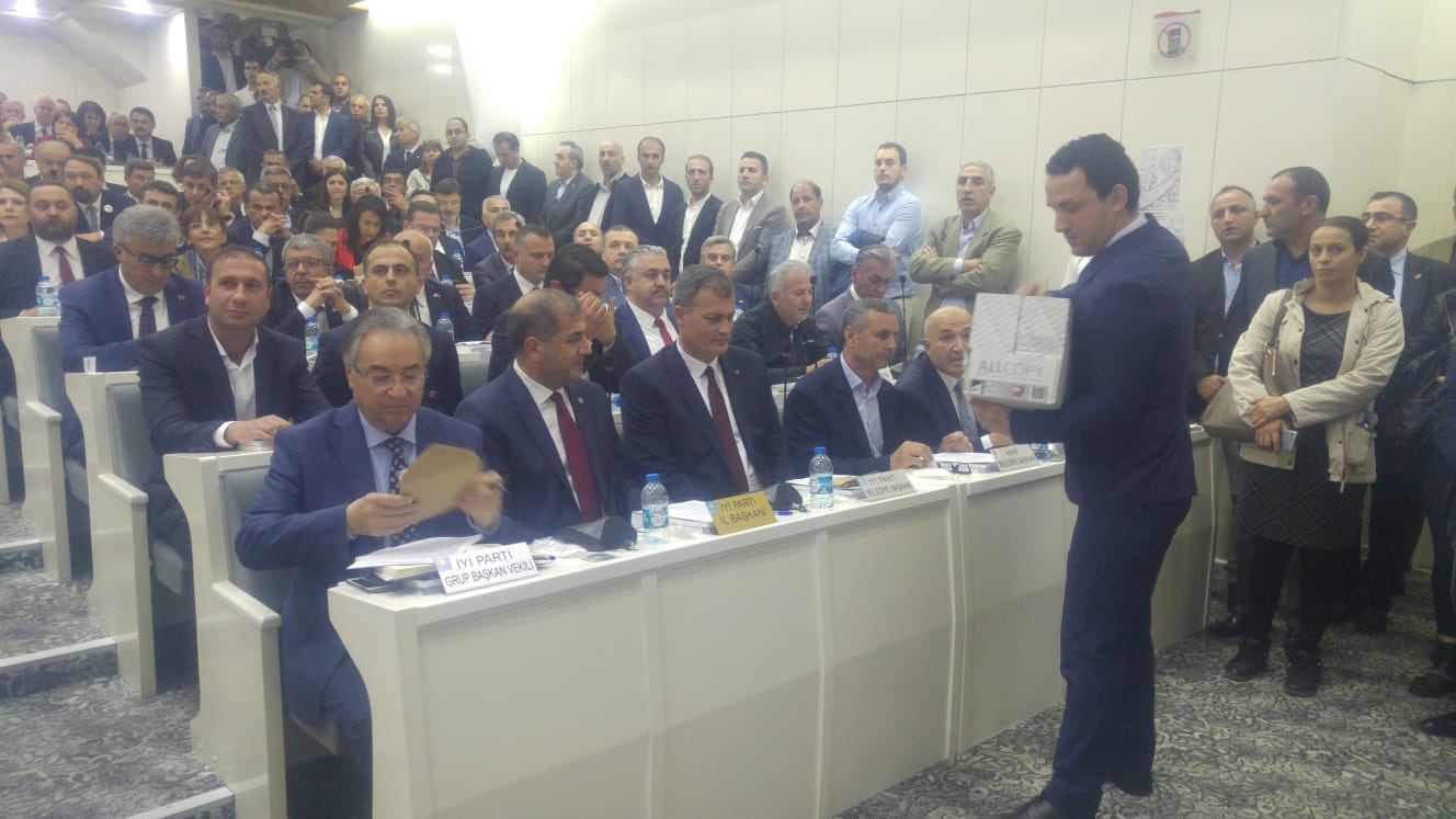 İzmir Büyükşehir'in parti yöneticileri belli oldu