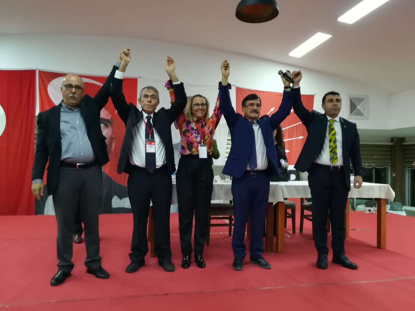 CHP Karabağlar ve Bayraklı Kongrelerinde Sürpriz Sonuçlar