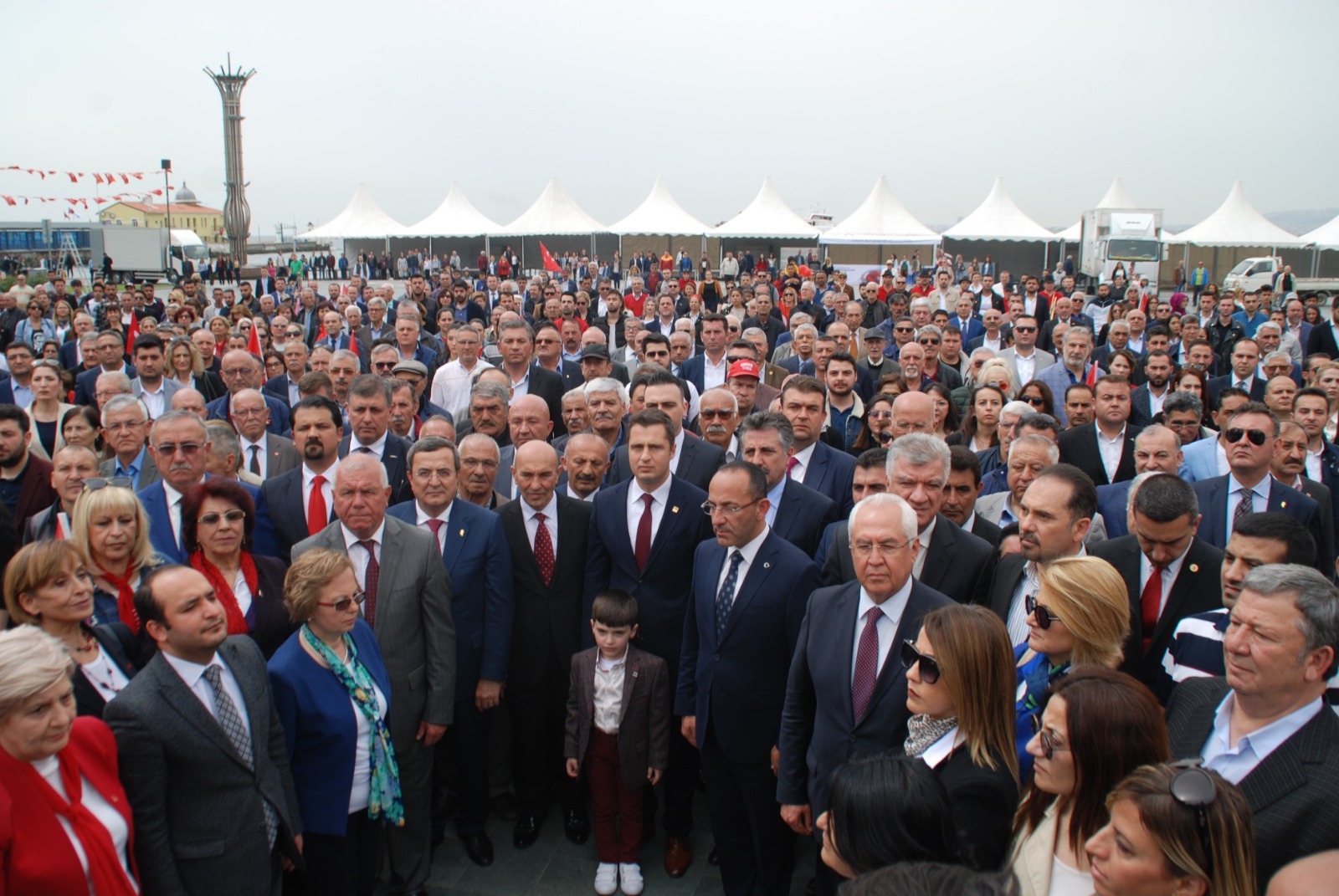 CHP İzmir 23 Nisanı kutladı