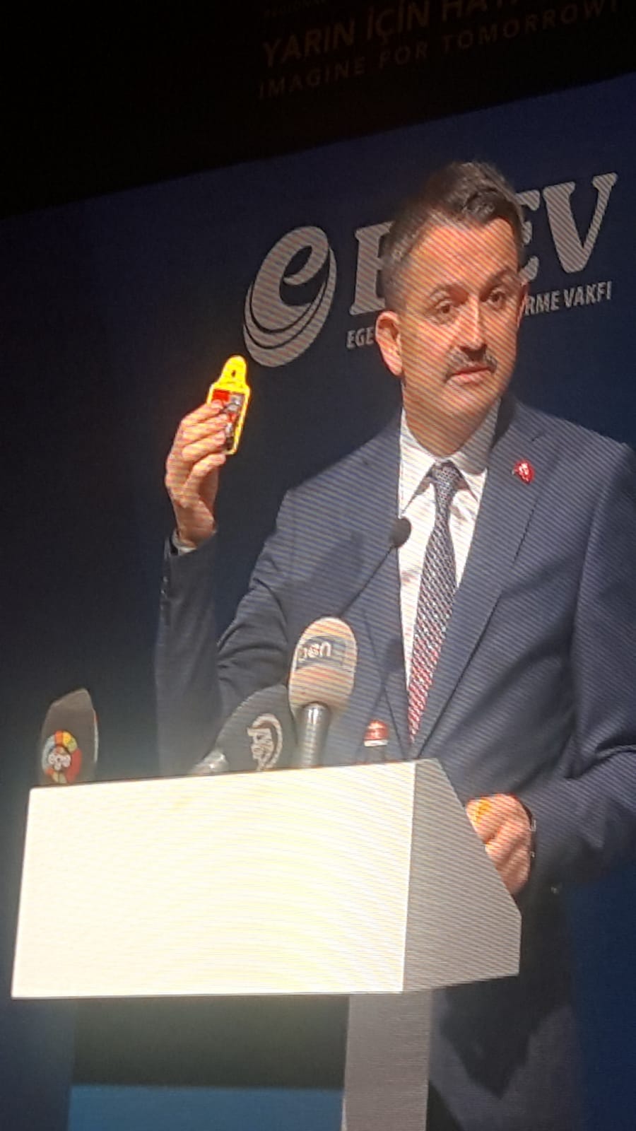 Pakdemirli'den İzmir'e Müjde