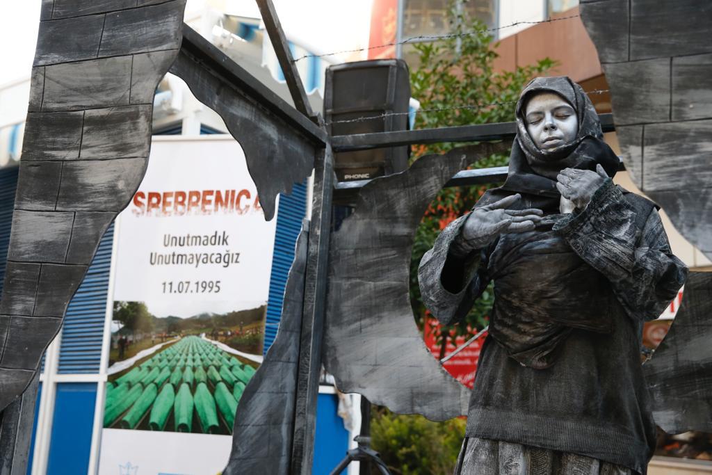Srebrenitsa Katliamı İzmir’de anıldı