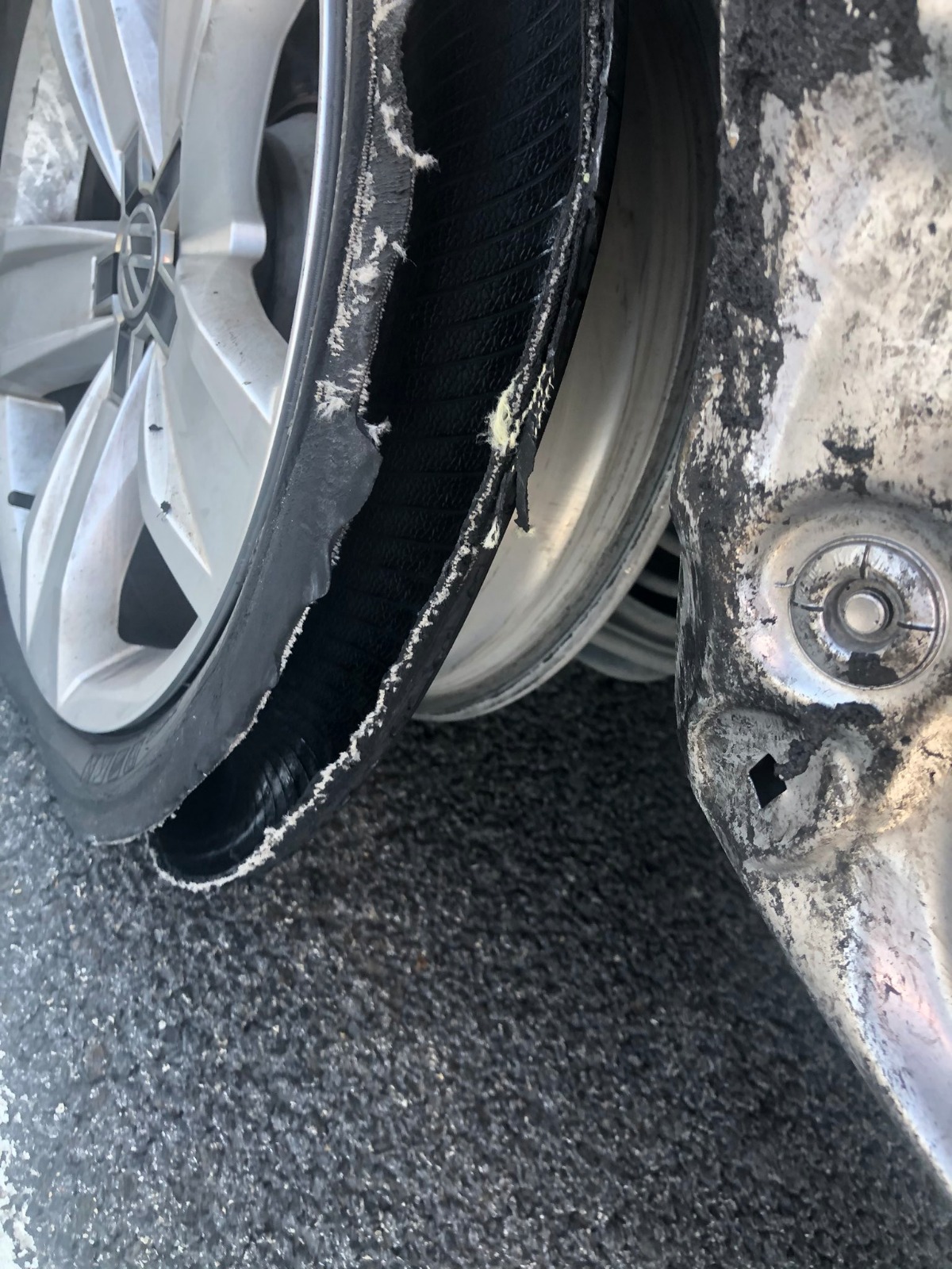 Çiğli Belediye Başkanı Utku Gümrükçü trafik kazası geçirdi