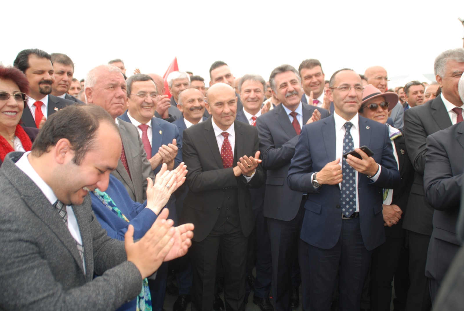 CHP İzmir 23 Nisanı kutladı
