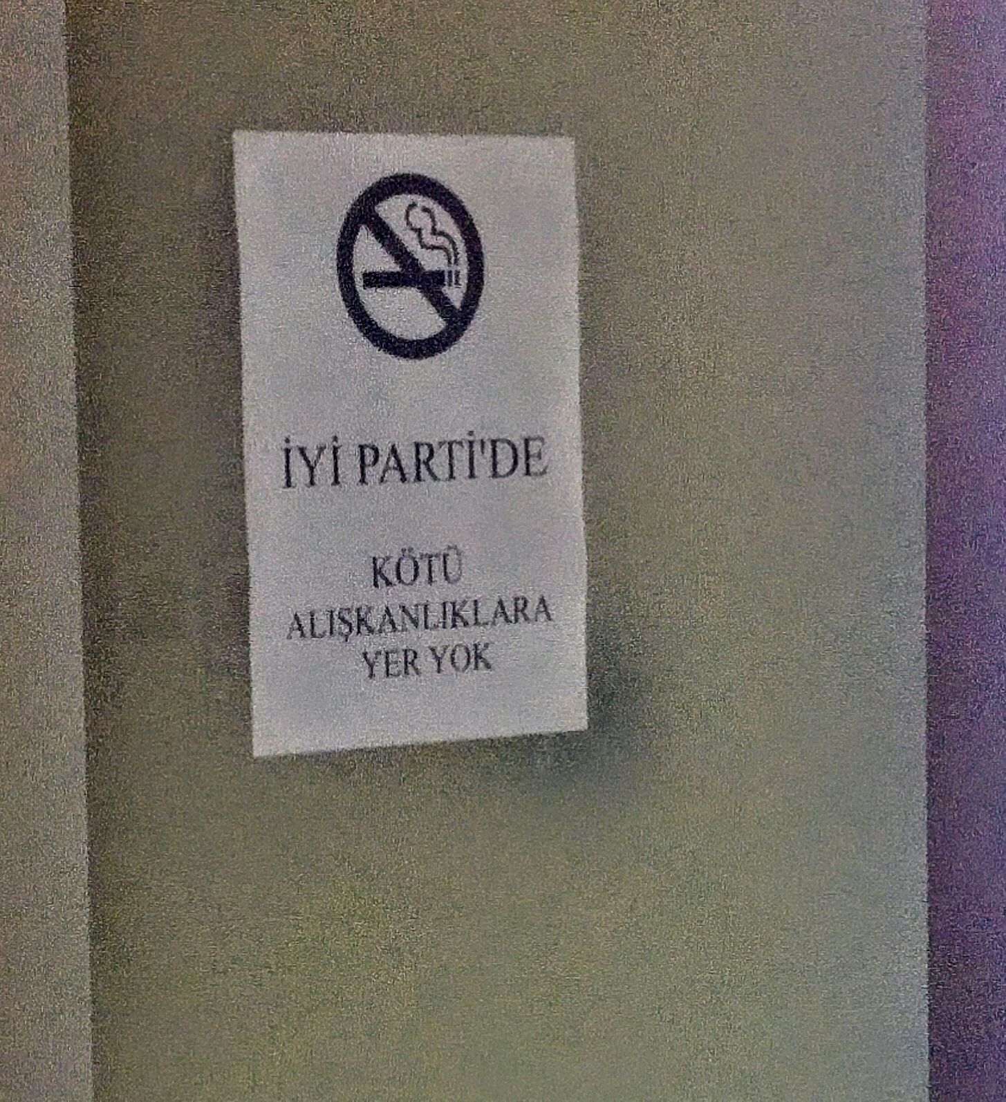 İyi Parti'den dikkat çeken afiş! UYARIYA DİKKAT!