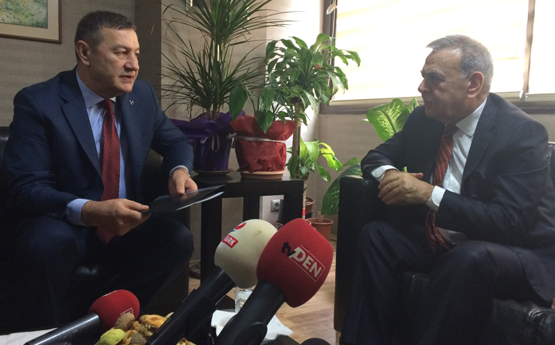 Kocaoğlu'nun başkanlar turuna başladı