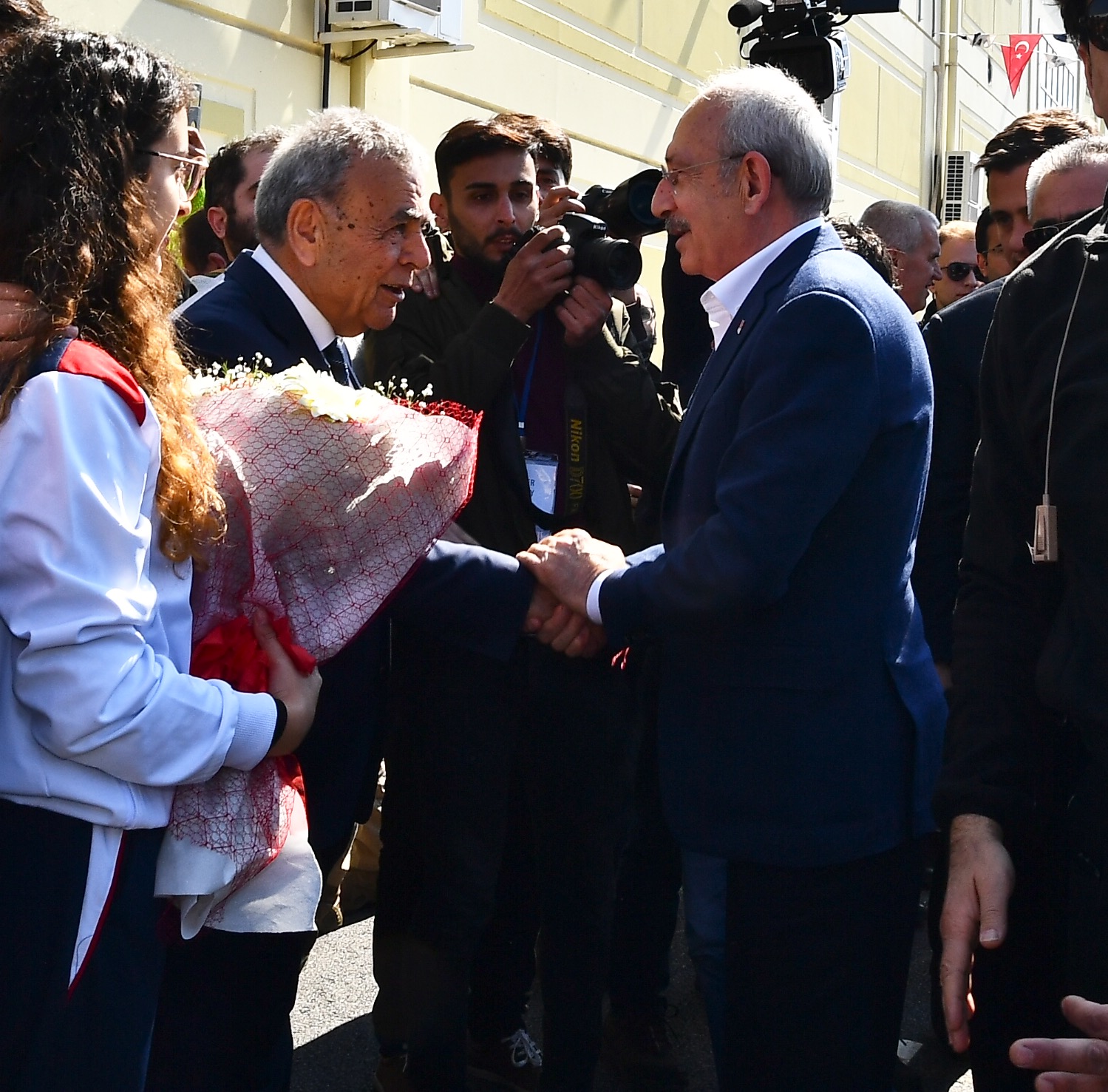 Kılıçdaroğlu'ndan Kocaoğlu'na övgü: Türkiye'ye örnek oldu