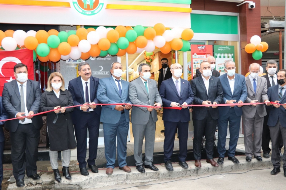 Tarım Kredi Kooperatif Marketleri'nin 29'uncu şubesi İzmir'de açıldı