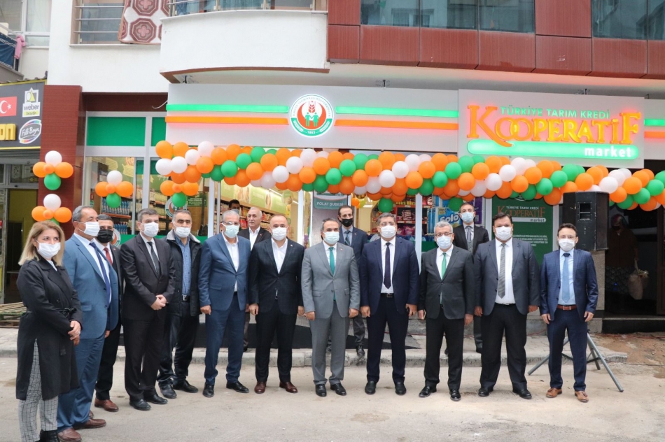 Tarım Kredi Kooperatif Marketleri'nin 29'uncu şubesi İzmir'de açıldı