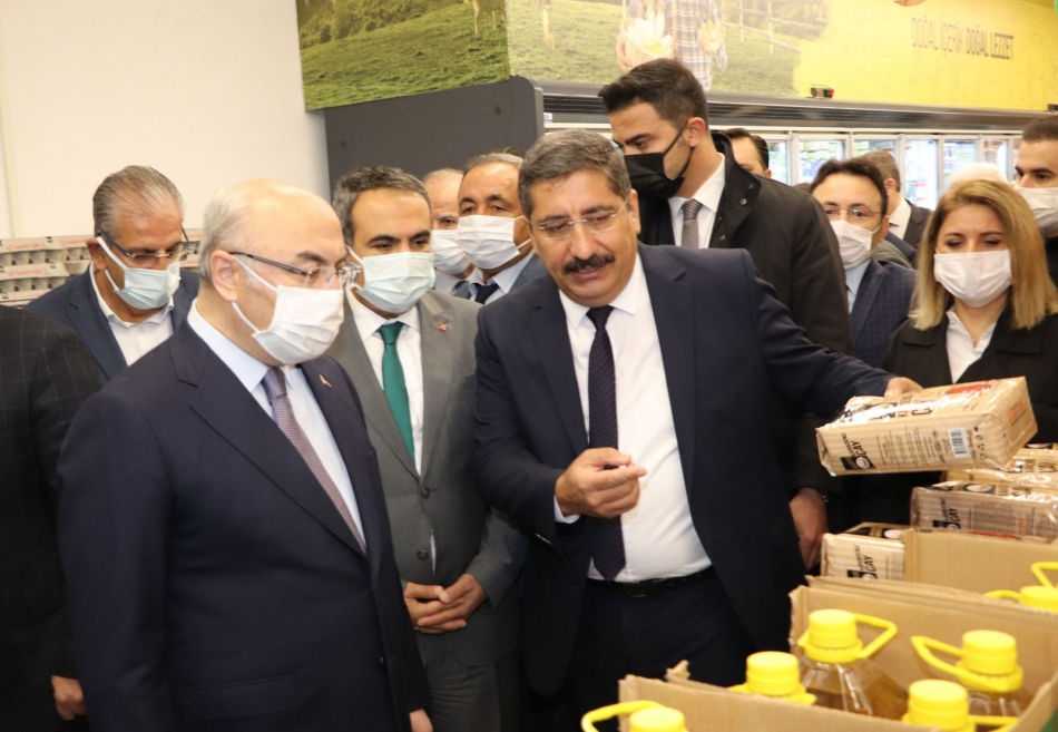 Tarım Kredi Kooperatif Marketleri'nin 29'uncu şubesi İzmir'de açıldı