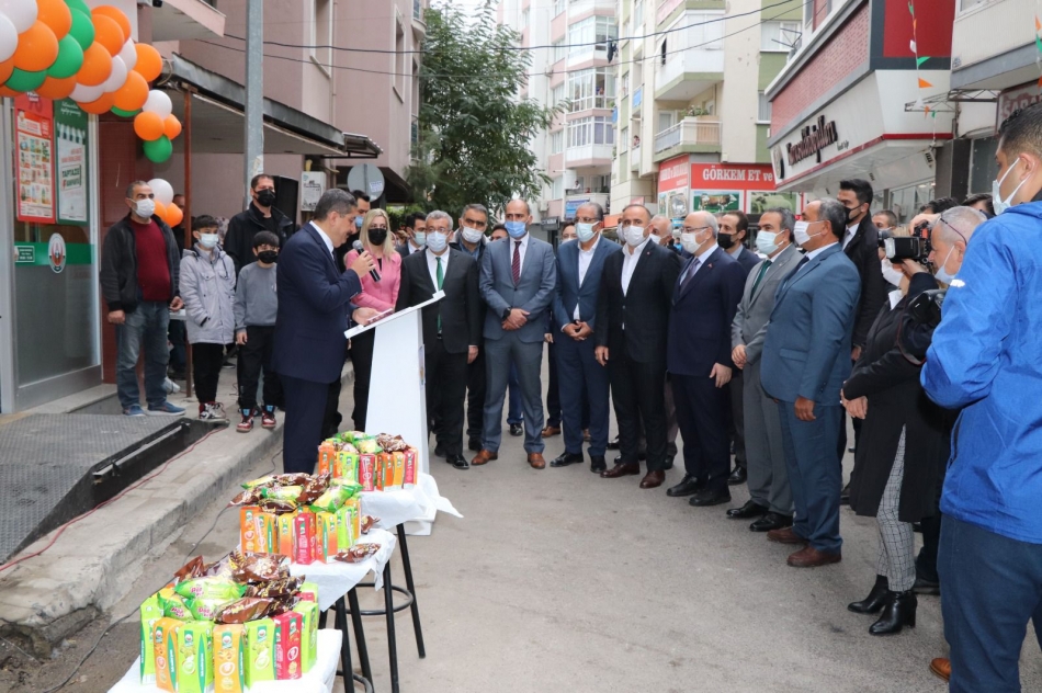 Tarım Kredi Kooperatif Marketleri'nin 29'uncu şubesi İzmir'de açıldı