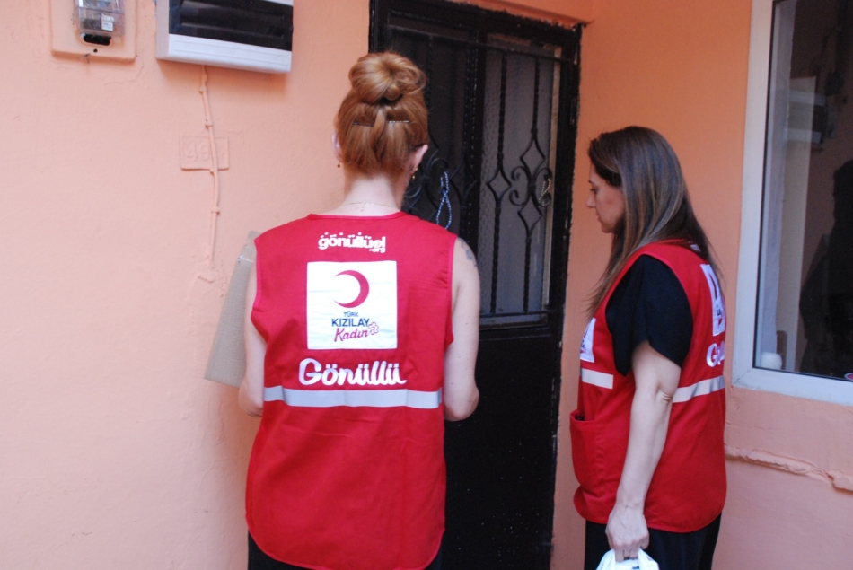 Kızılay Kadın Gönüllüleri’nden örnek davranış