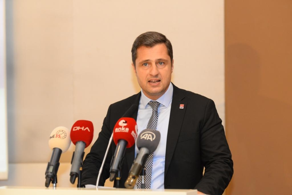 CHP'li Öztrak, iş adamlarıyla buluştu: "Hukuk yok; ama kral var!"