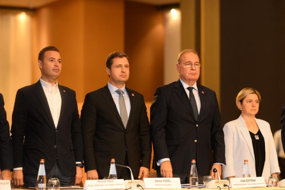 CHP'li Öztrak, iş adamlarıyla buluştu: "Hukuk yok; ama kral var!"