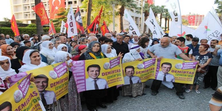 HDP’YE SALDIRI İZMİR’DE PROTESTO EDİLDİ