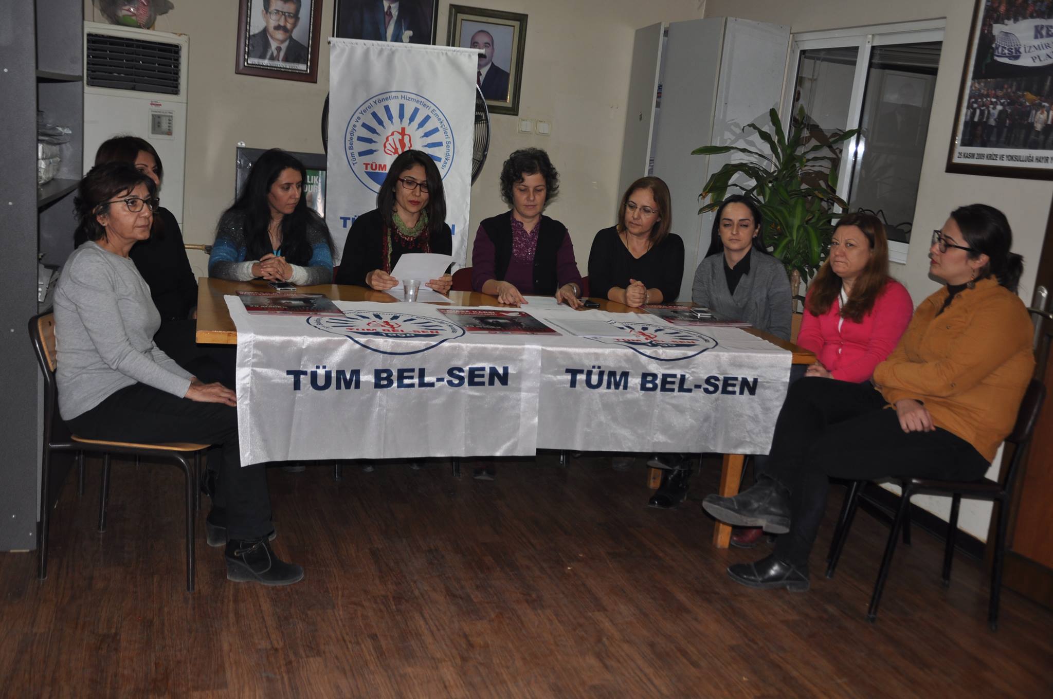 TÜM BEL-SEN'Lİ KADINLAR ÖRGÜTLÜ OLDUĞU SENDİKAYA ATEŞ PÜSKÜRDÜ!