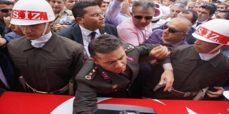 ŞEHİDİN AĞABEYİ: “ŞEHİT OLMAK İSTİYORSAN ORAYA GİT”