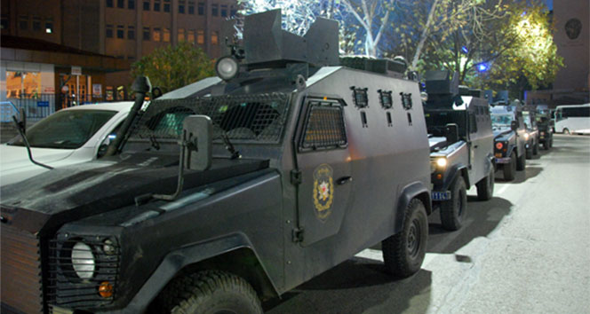 İZMİR'DE 'PARALEL YAPI'YA BÜYÜK OPERASYON! 33 GÖZALTI