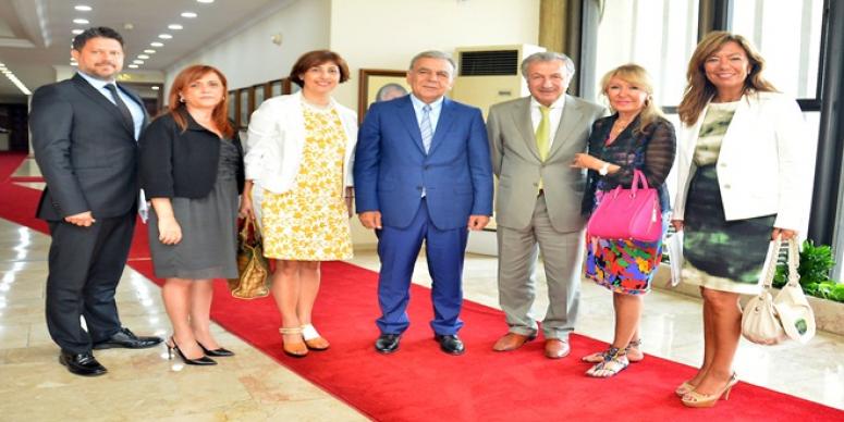 İZMİR’DE “MİNİ” FUARCILIK ZİRVESİ