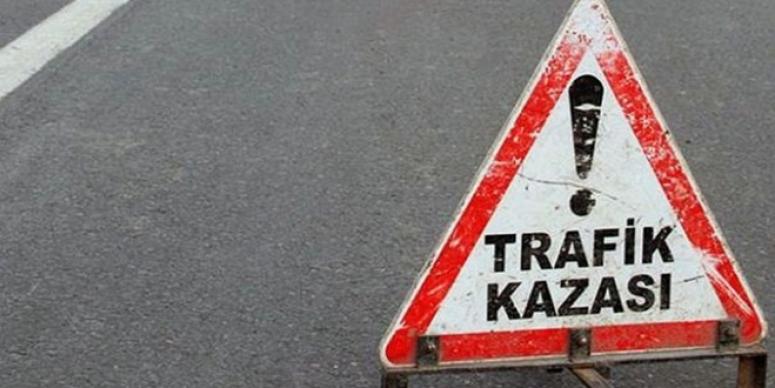 TARIM İŞÇİLERİNİ TAŞIYAN KAMYONET DEVRİLDİ ÖLÜ VE YARALILAR VAR