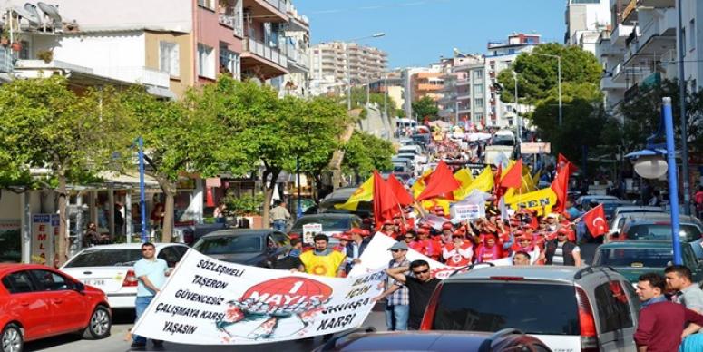 KUŞADASI’NDA 1 MAYIS KORTEJİ
