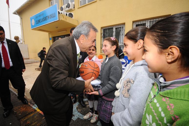 BÜYÜKŞEHİR’DEN DEVLET OKULLARINA 1.5 MİLYON LİRALIK “SPOR DESTEĞİ” GELİYOR