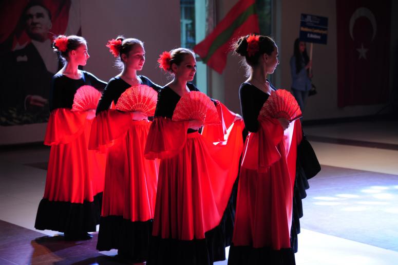 DÜNYA ÇOCUKLARININ “GALA” GECESİ