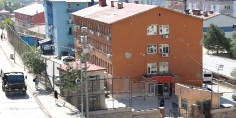 ŞEMDİNLİ EMNİYET MÜDÜRLÜĞÜ'NE SALDIRI