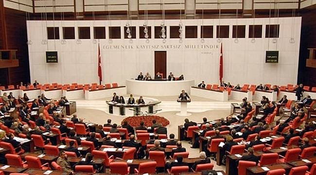 AK Parti, Anayasa Değişikliği Teklifinde İkinci Oylamayı 3 Günde Bitirmek İstiyor