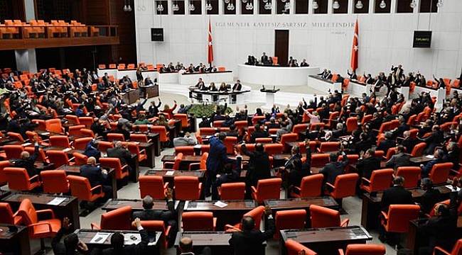 AK Parti'li Başkanvekili CHP'li Üye Yerine MHP'li Üyeye İmza Attırdı
