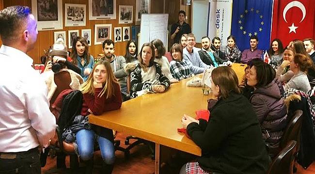 Avrupalı Gençler İşsizlik için İzmir’de Buluştu