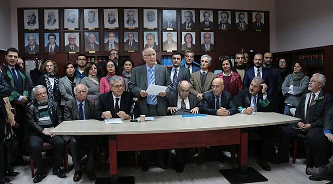 Avukatlar İzmir Barosu'nu Olağanüstü Toplanmaya Çağırdı
