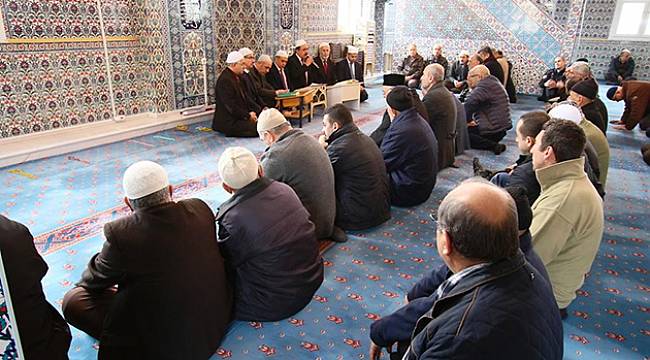 Bayraklı'da Kahraman Şehit Dualarla Anıldı