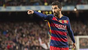 Arda Turan Uçakta Gazeteciye Saldırdı