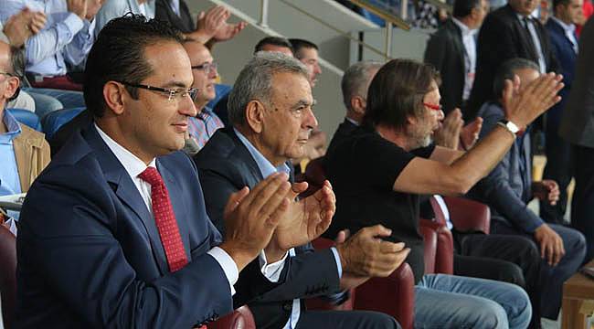 Bornova Belediyesi Liderlere Evsahipliği Yapıyor