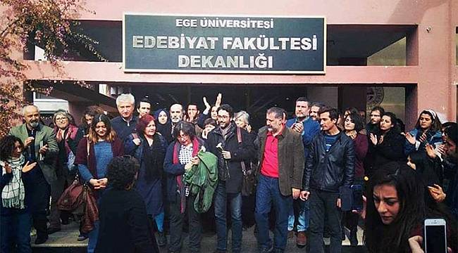 Ege Üniversitesi'nde İhraç Edilen Akademisyenler Odalarını Yalnız Boşaltmadı