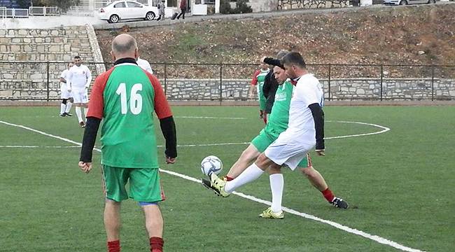 Foça Masterlar ve Alaybey Masterlar Yenifoça'da  Kapıştı