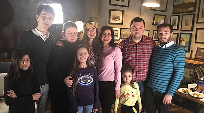 Gaziemir 23 Nisan'ın Belgeselini Yapıyor