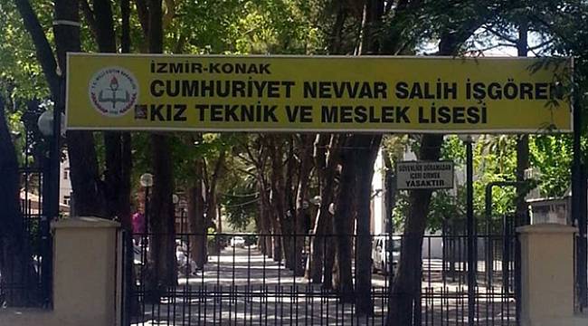 İzmir'de Saldırıda Ölenler İçin Okullarda Fatiha Okutuldu