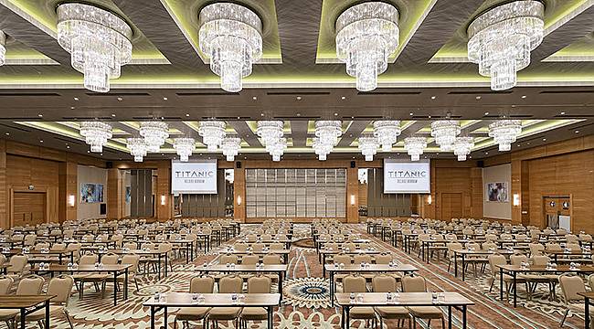 Kongre Turzminde Titanic Otel İmzası