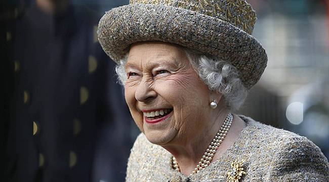 Kraliçe Elizabeth'e de Silah Çektiler